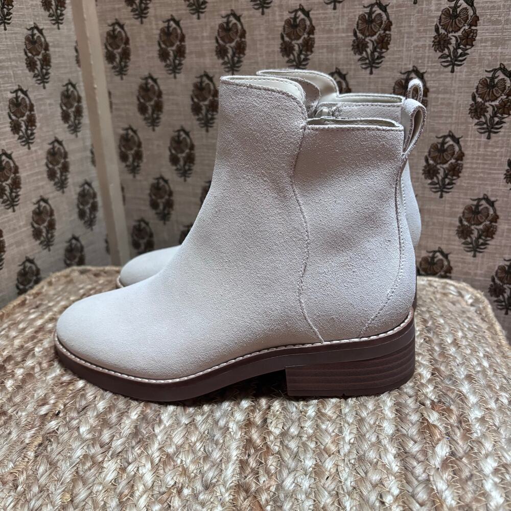 Cole Haan River White Suede Waterproof Chelsea Boots sz5.5 Minimalist Utility - Picture 2 of 6